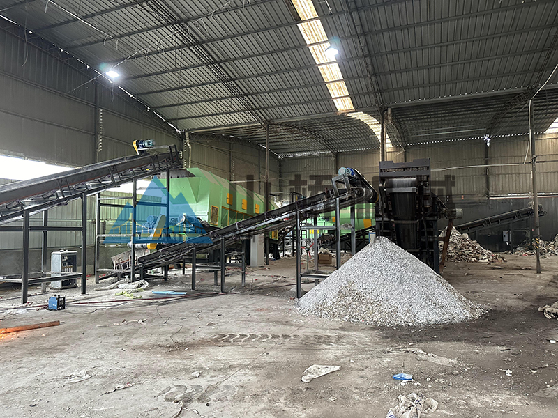 建筑垃圾處理工藝流程及破碎設(shè)備選擇(圖1) 建筑垃圾處理工藝流程及破碎設(shè)備選擇(圖1)