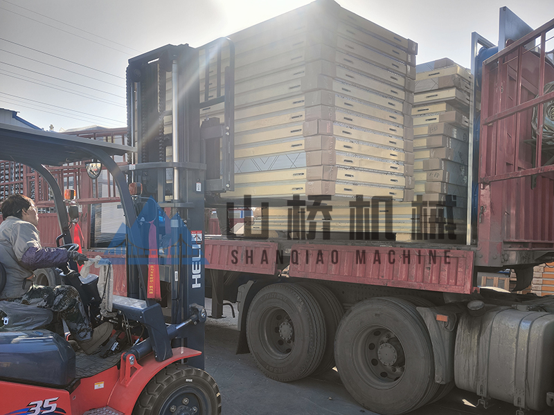 發(fā)貨日?！獌商状笮脱蚨蔷娓煞堪l(fā)往四川宜賓(圖3)